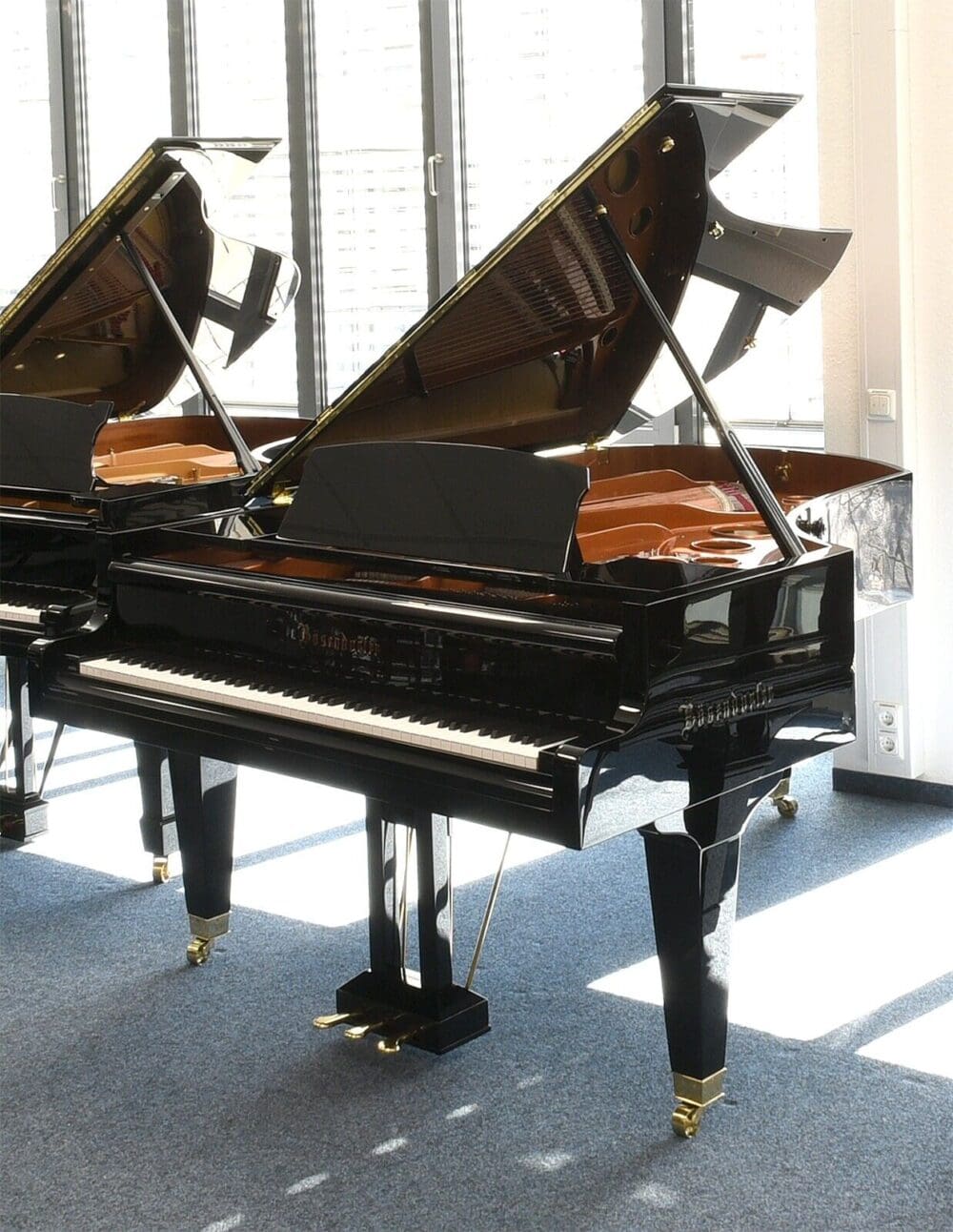 Gebrauchter Bösendorfer Flügel, 212 cm lang, komplett neu